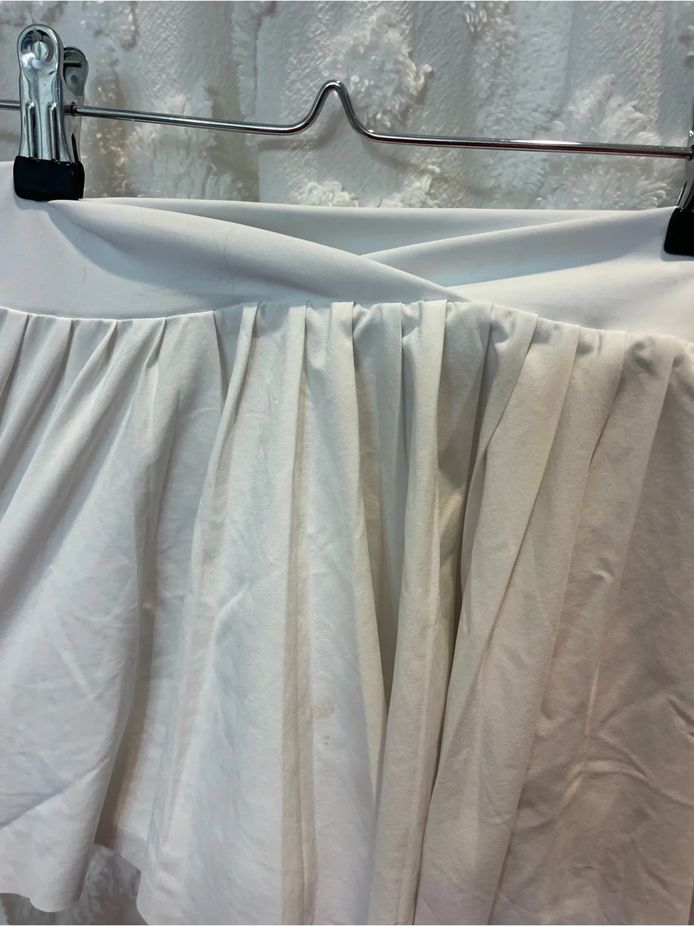 Aritzia TNA White tennis skirt with built in shorts